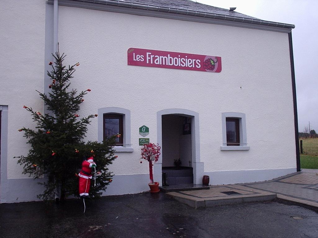 Gites "Les Framboisiers" Neufchâteau Exteriör bild